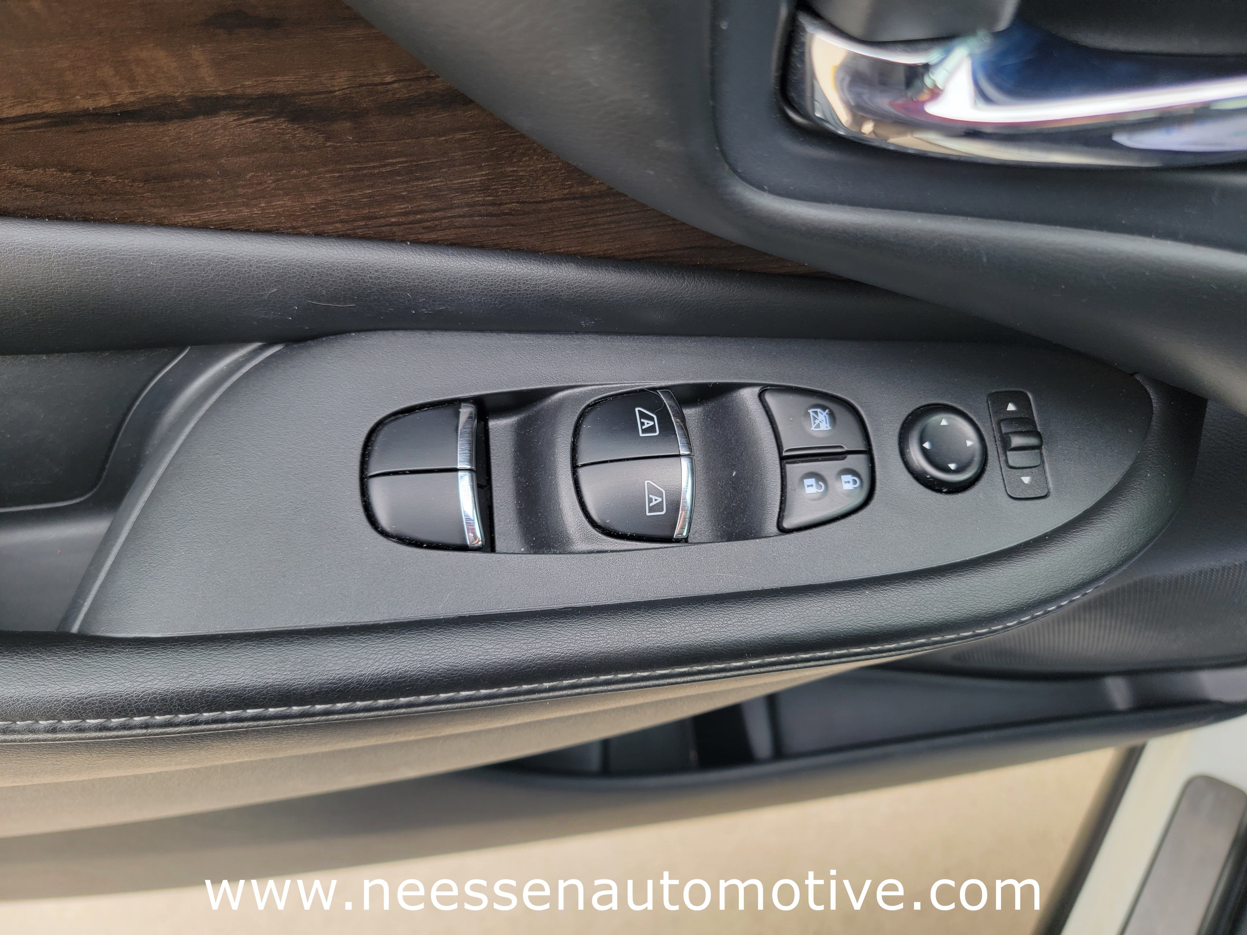 Used 2020 Nissan Murano Platinum w/ Cargo Package image 16