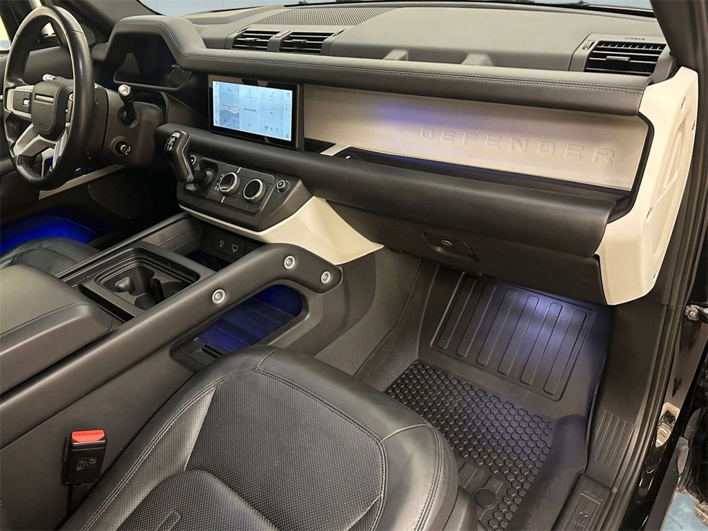 Used 2020 Land Rover Defender 110 First Edition image 6