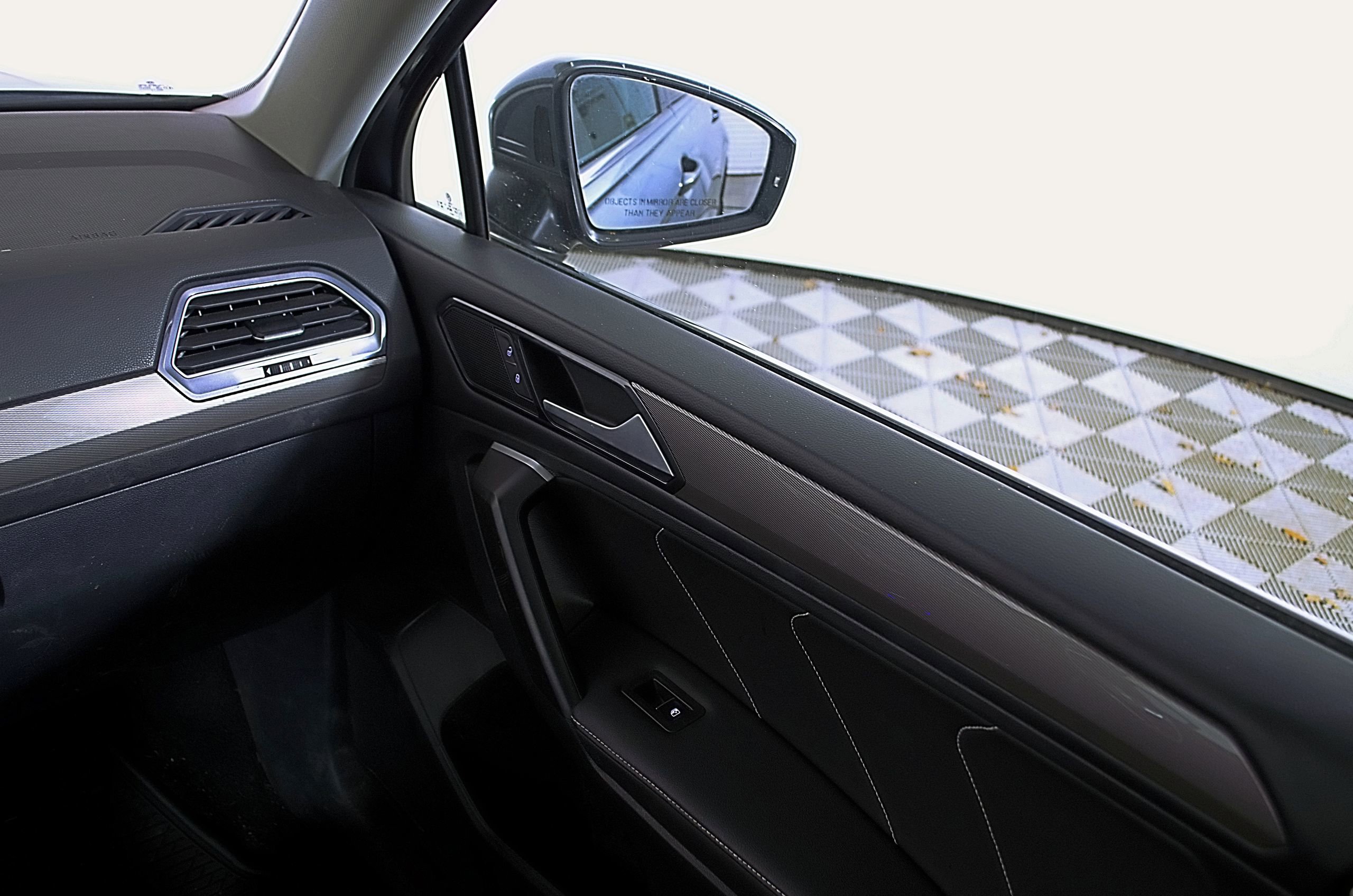 Used 2024 Volkswagen Tiguan SE w/ MDO Package, Three-Row image 20