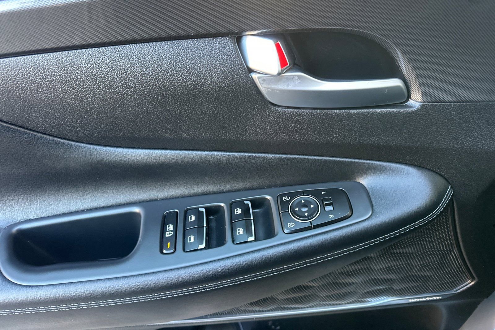 Used 2021 Hyundai Santa Fe SEL w/ Convenience + Premium Package image 11