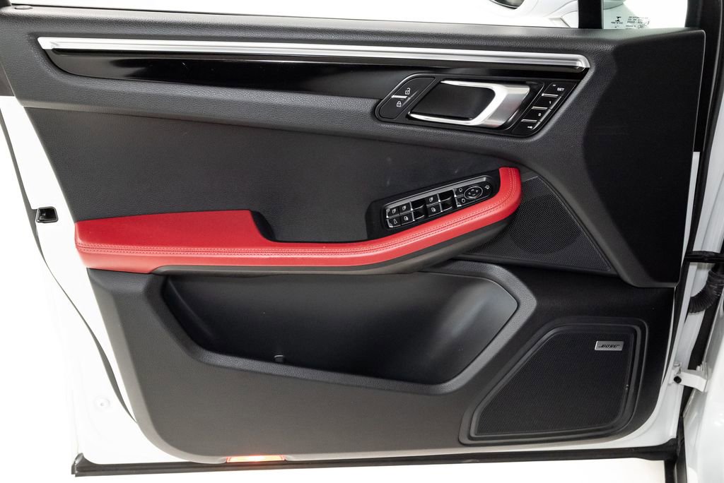 Used 2022 Porsche Macan image 11