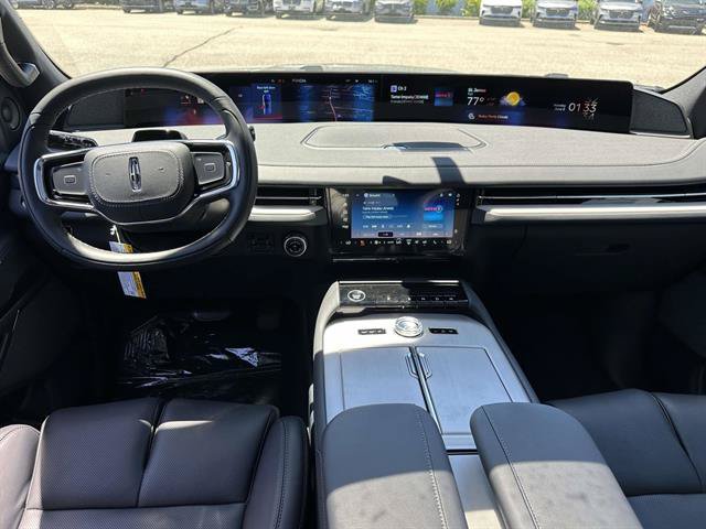New 2026 Lincoln Navigator L Reserve w/ Jet Appearance Package AWD/4WD image 11