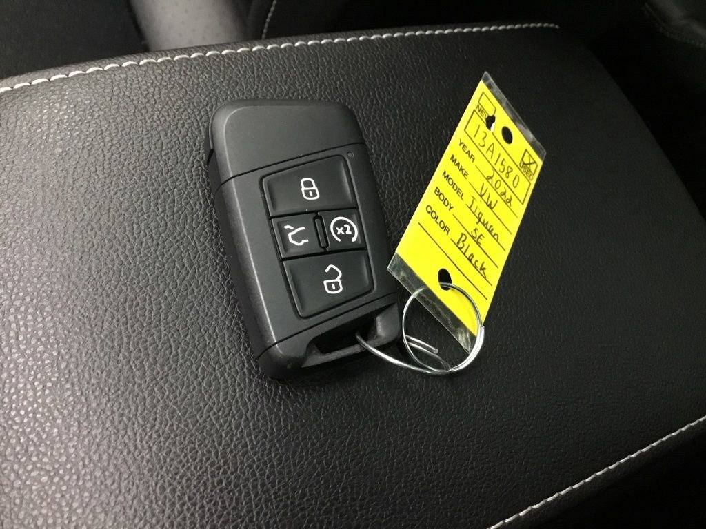 Used 2022 Volkswagen Tiguan SE AWD/4WD image 26