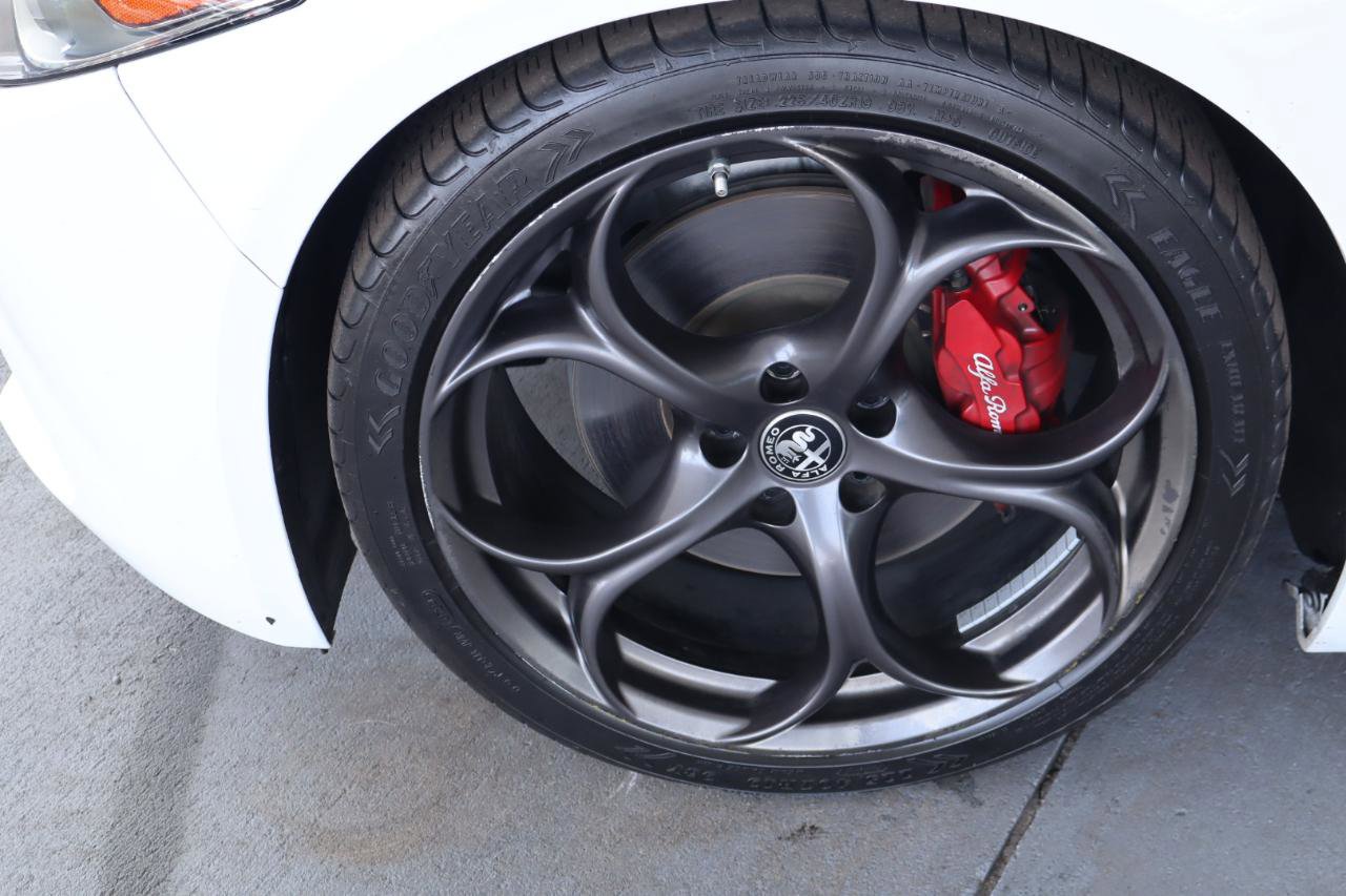 Used 2019 Alfa Romeo Giulia w/ Nero Edizione image 44