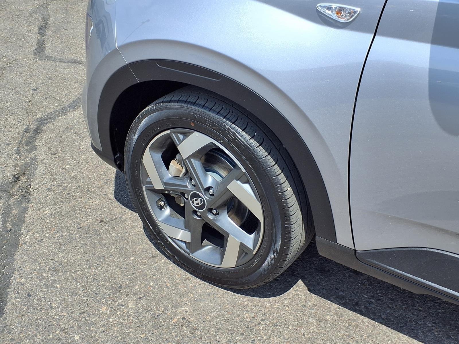 Used 2025 Hyundai Venue SEL FWD image 23