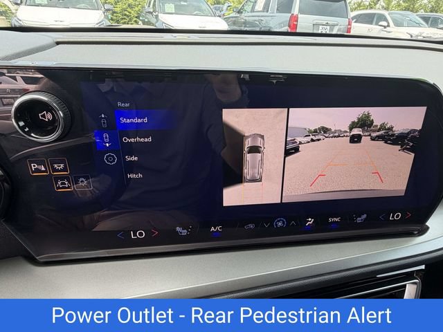 Certified 2025 Chevrolet Traverse LT w/ Driver Confidence Package FWD image 11
