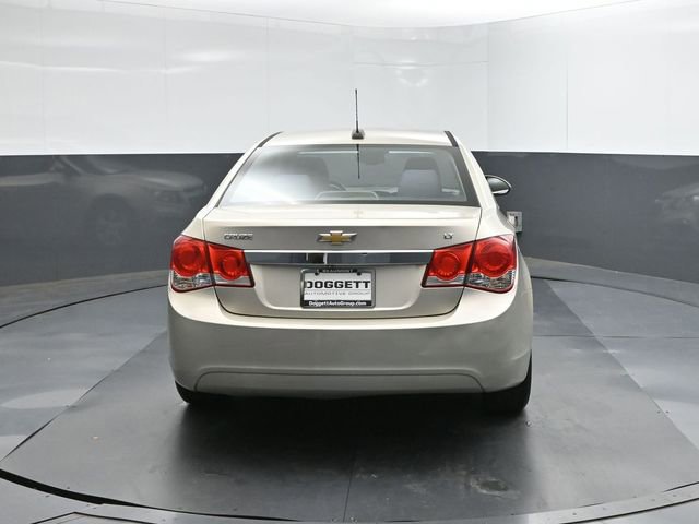 Used 2016 Chevrolet Cruze LT w/ Sun And Sound Package FWD image 8