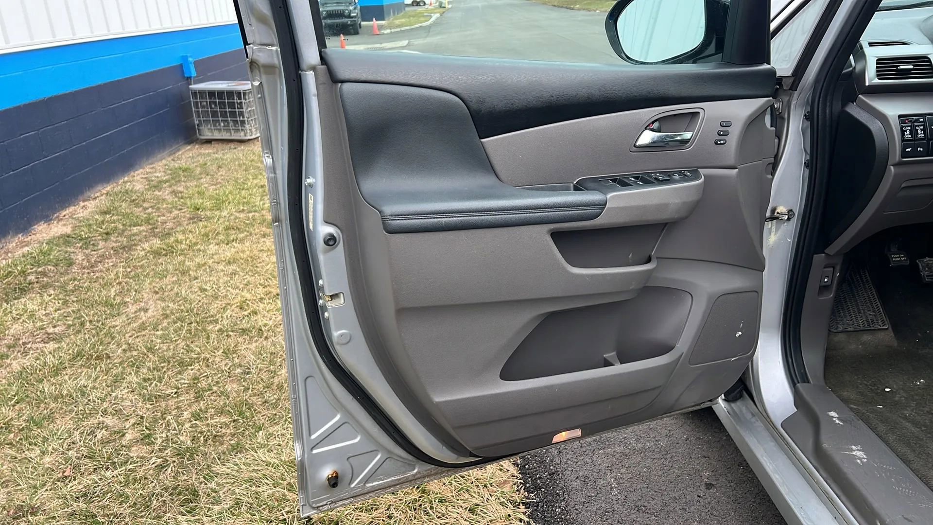 Used 2015 Honda Odyssey Touring image 9