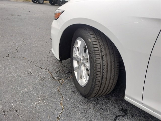 Used 2024 Chevrolet Malibu LT image 11