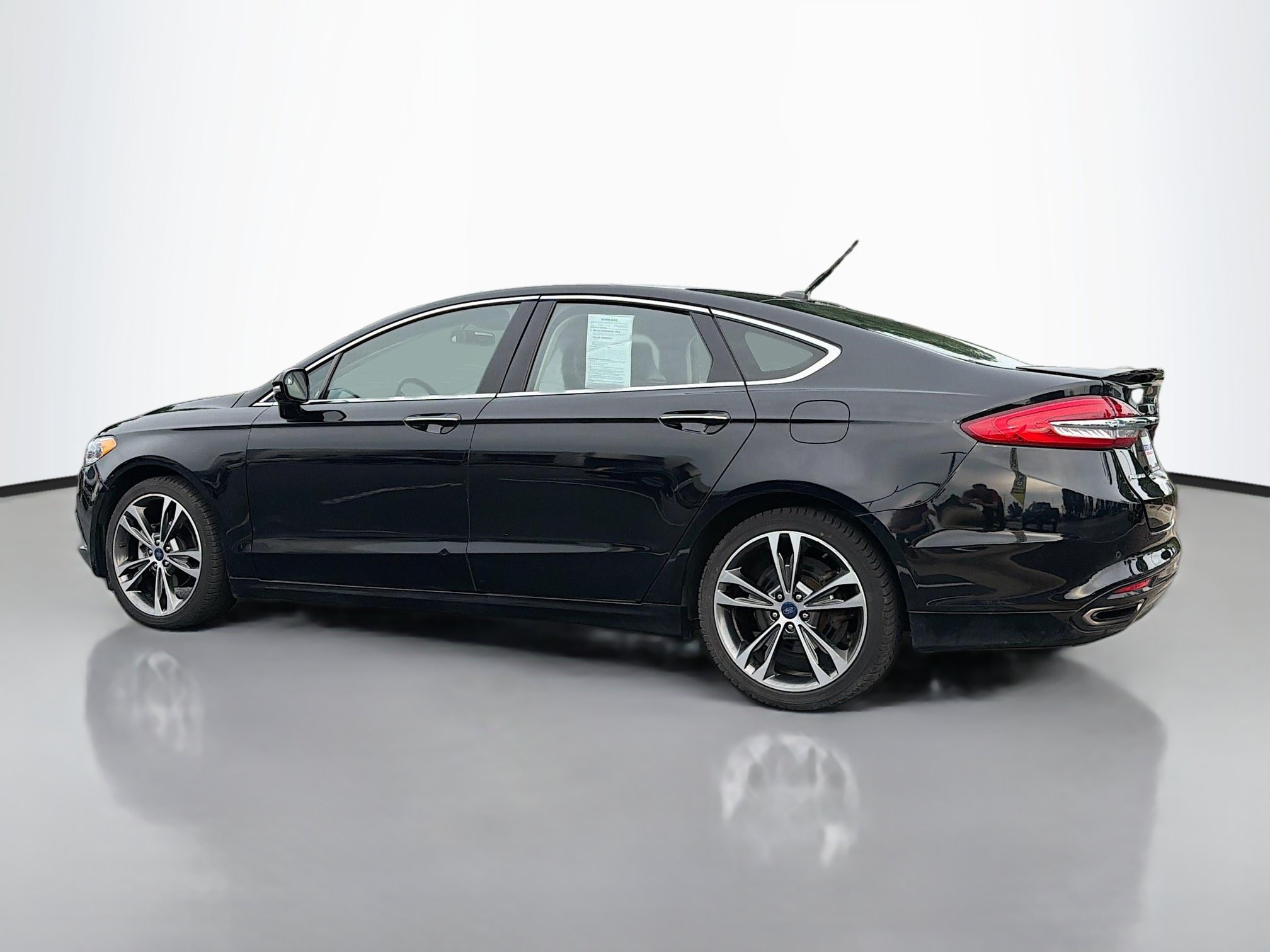 Used 2017 Ford Fusion Titanium FWD image 4