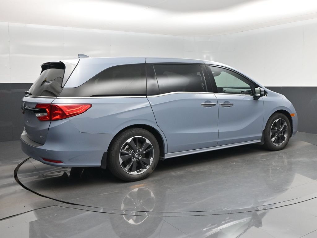 Used 2024 Honda Odyssey Elite image 3