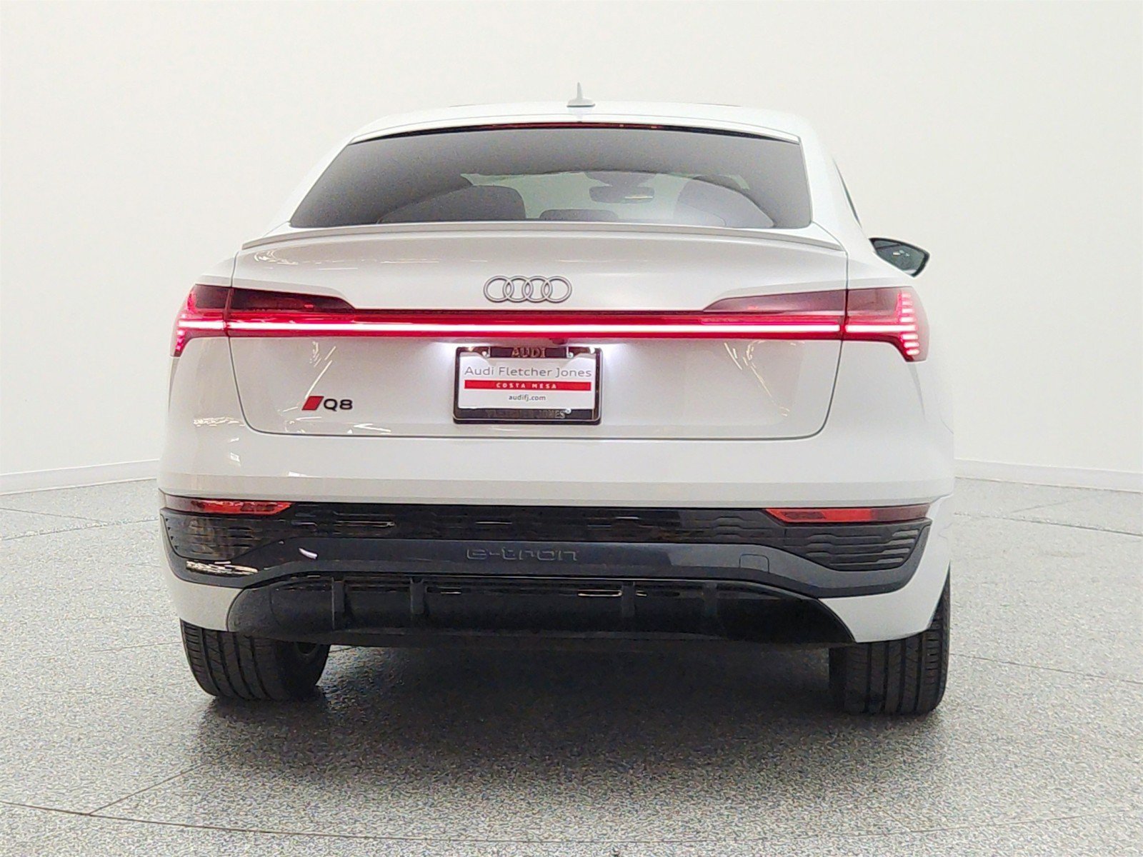 Used 2024 Audi Q8 e-tron Premium Plus w/ Premium Plus Package AWD/4WD image 6