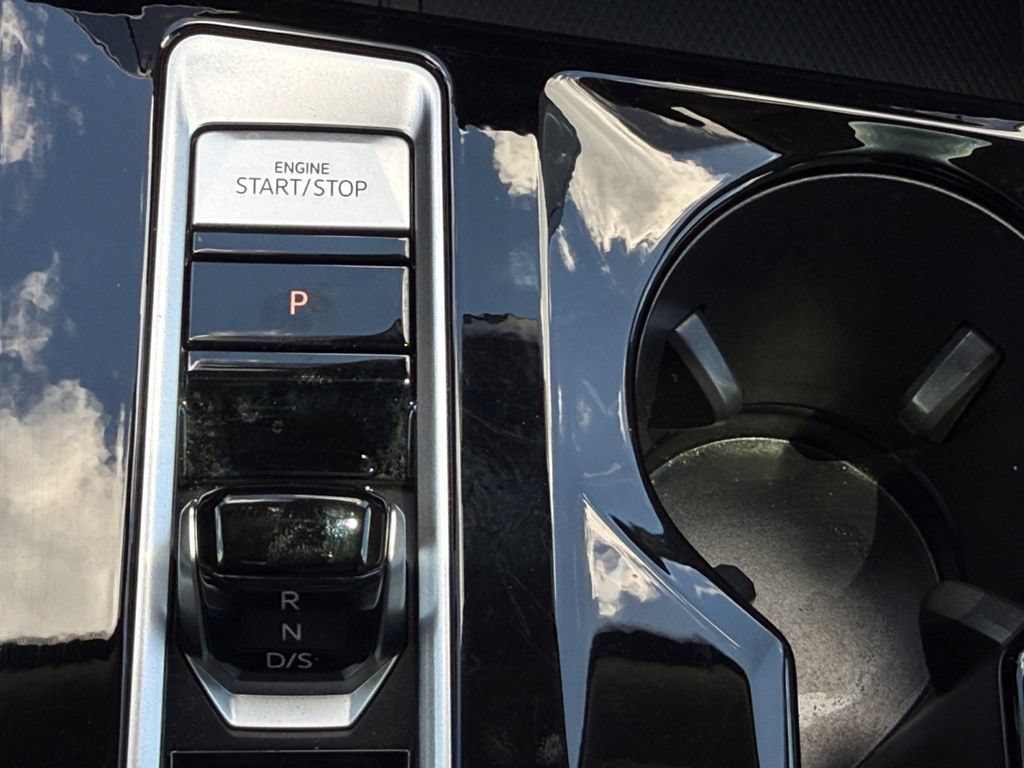 Used 2025 Volkswagen Atlas SEL AWD/4WD image 17