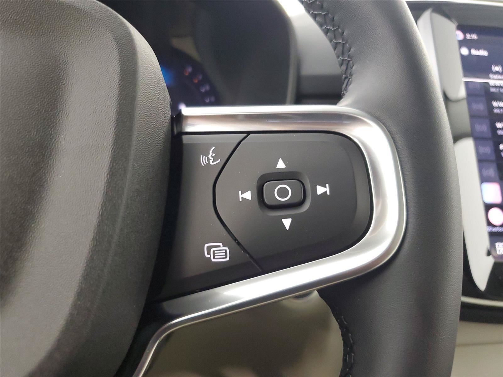 New 2026 Volvo XC40 B5 Plus w/ Protection Package Premier AWD/4WD image 26