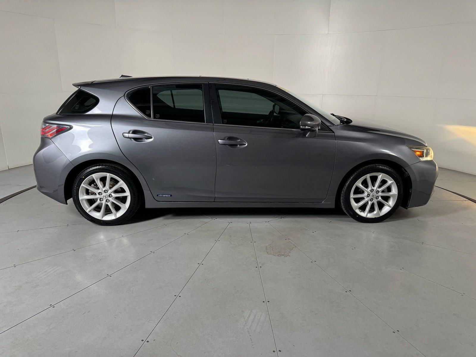 Used 2013 Lexus CT 200h FWD image 6