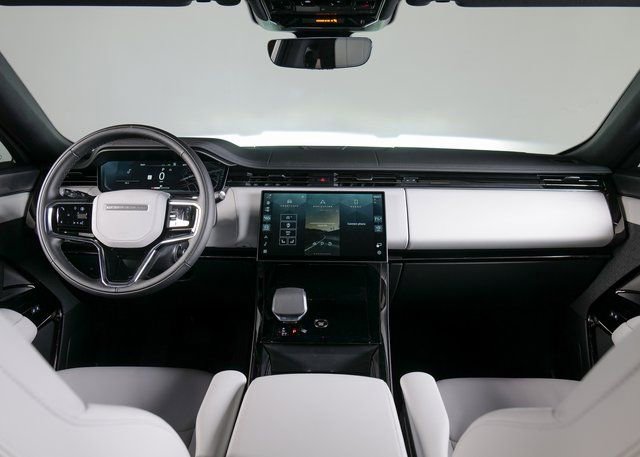 New 2025 Land Rover Range Rover Sport SE image 4