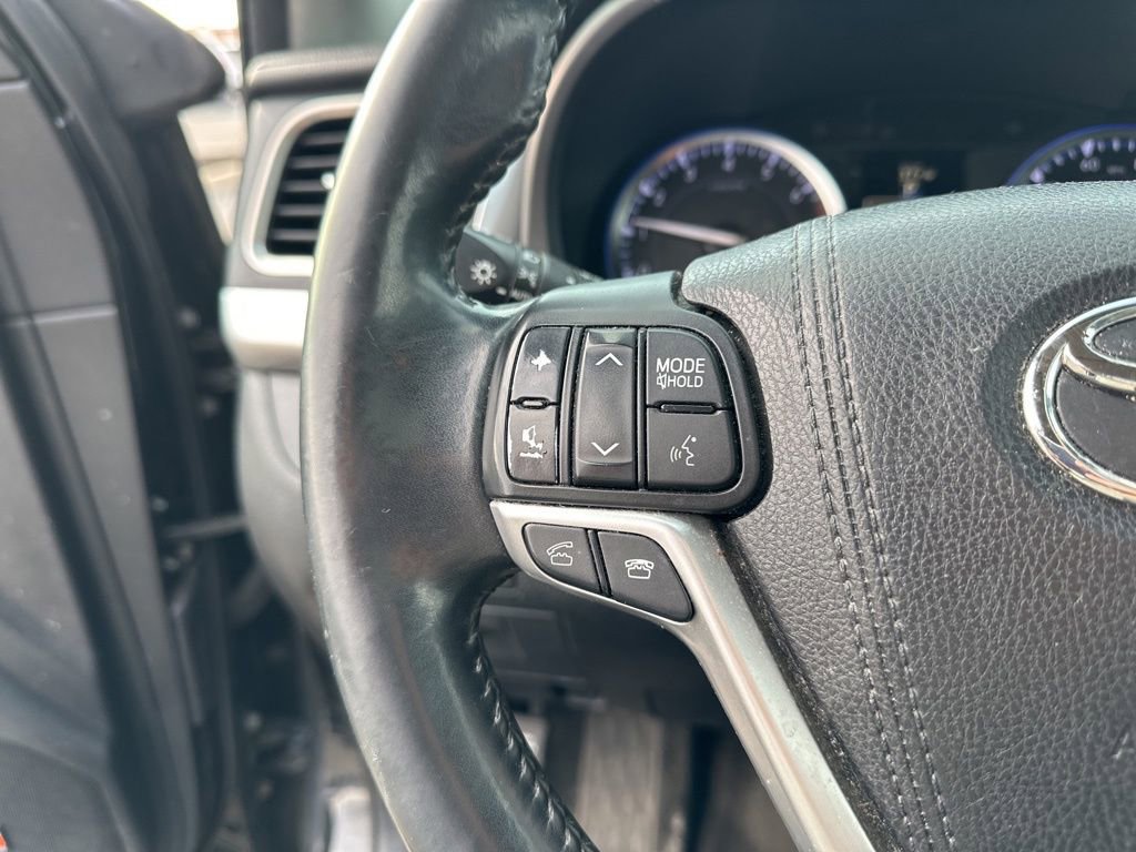 Used 2015 Toyota Highlander Limited image 20