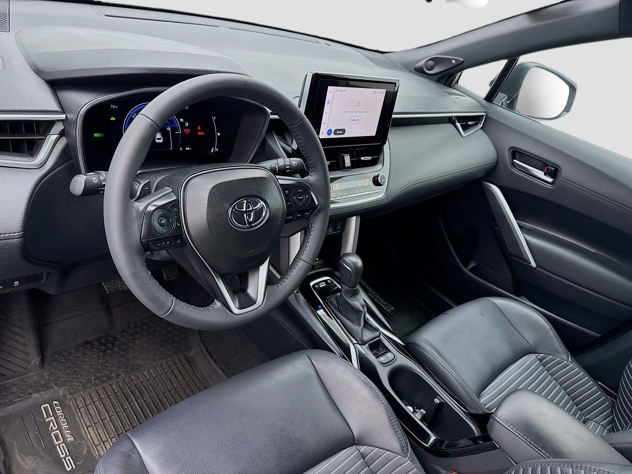 Used 2024 Toyota Corolla Cross AWD Hybrid w/ Convenience Package image 7