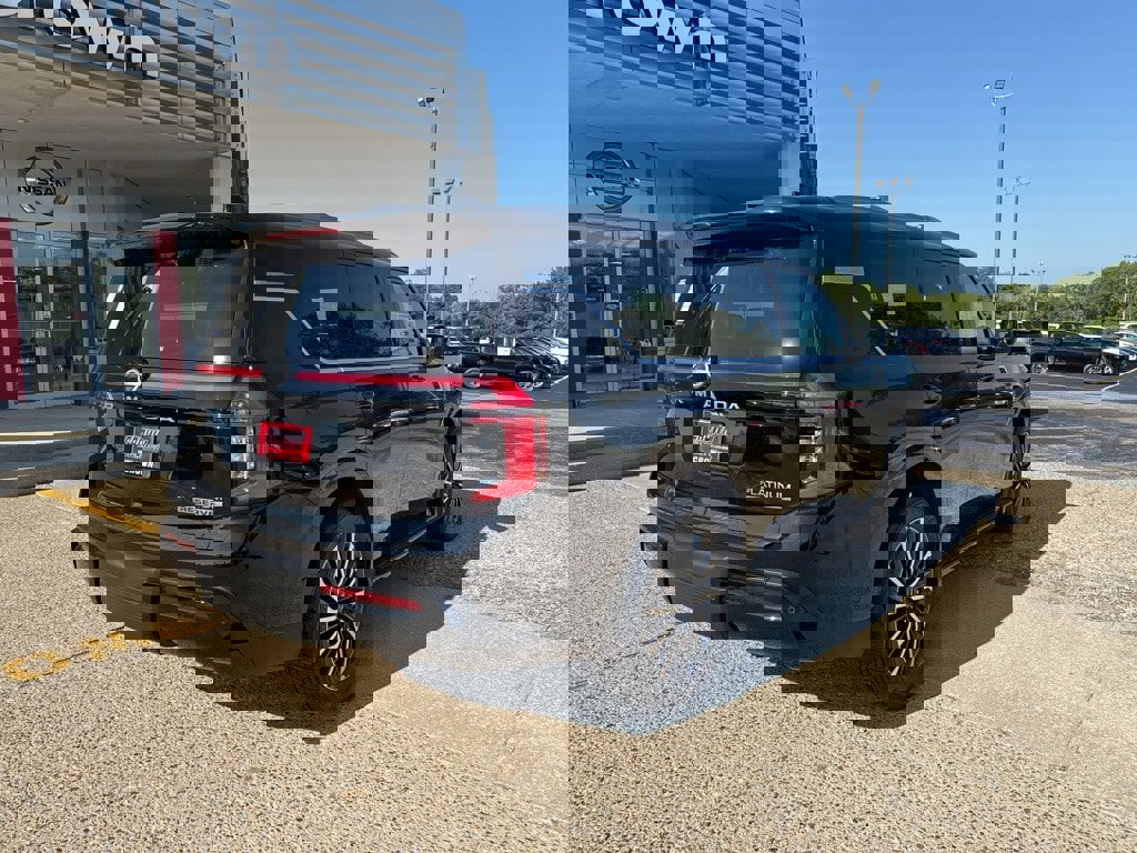 New 2025 Nissan Armada Platinum Reserve image 4