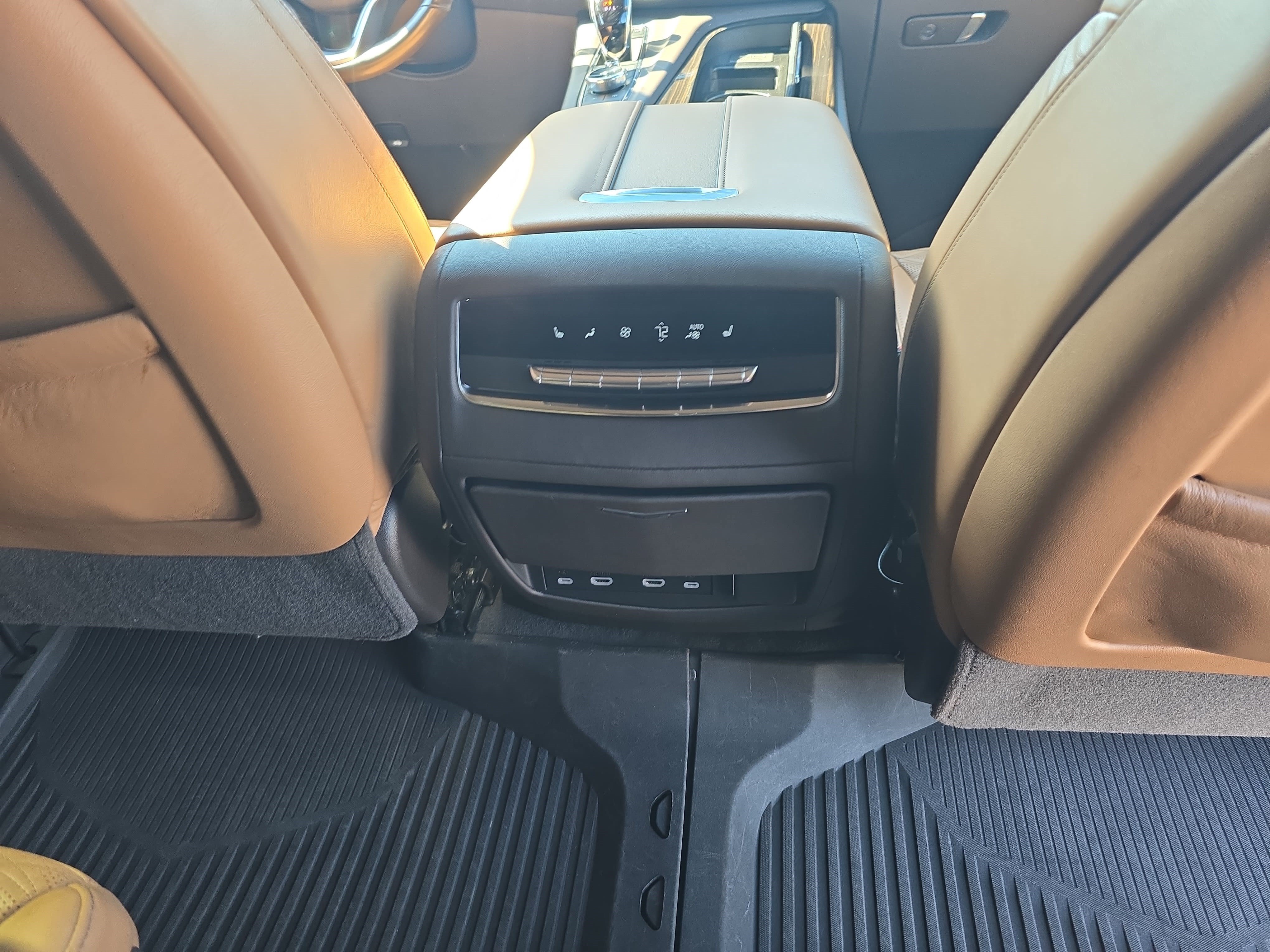 Used 2021 Cadillac Escalade ESV Sport AWD/4WD image 12