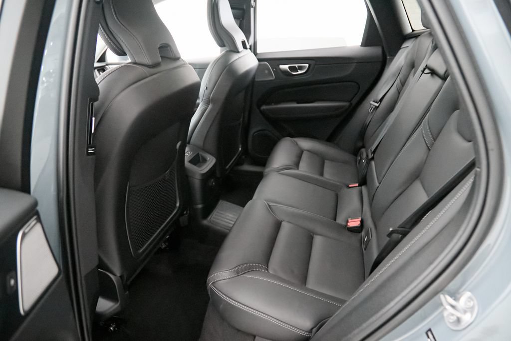 Certified 2023 Volvo XC60 T8 Ultimate w/ Climate Package AWD/4WD image 22
