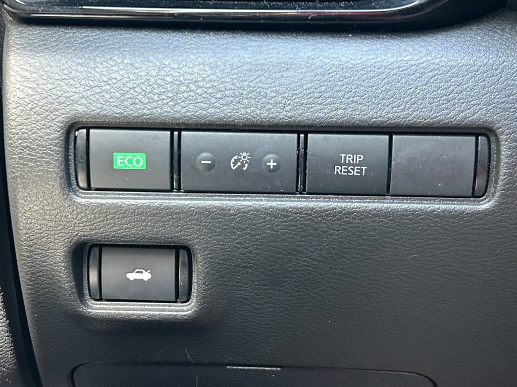 Used 2025 Nissan Sentra SV FWD image 27