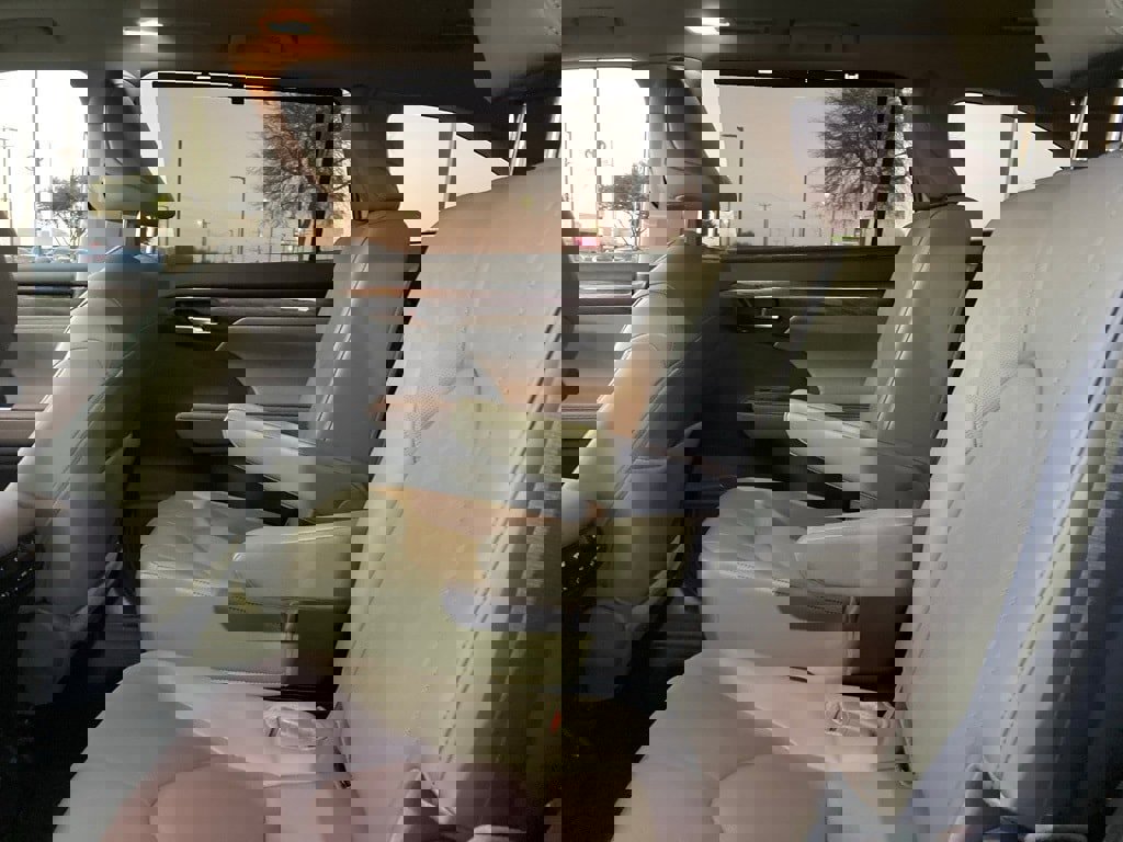 Used 2024 Toyota Highlander Platinum image 10