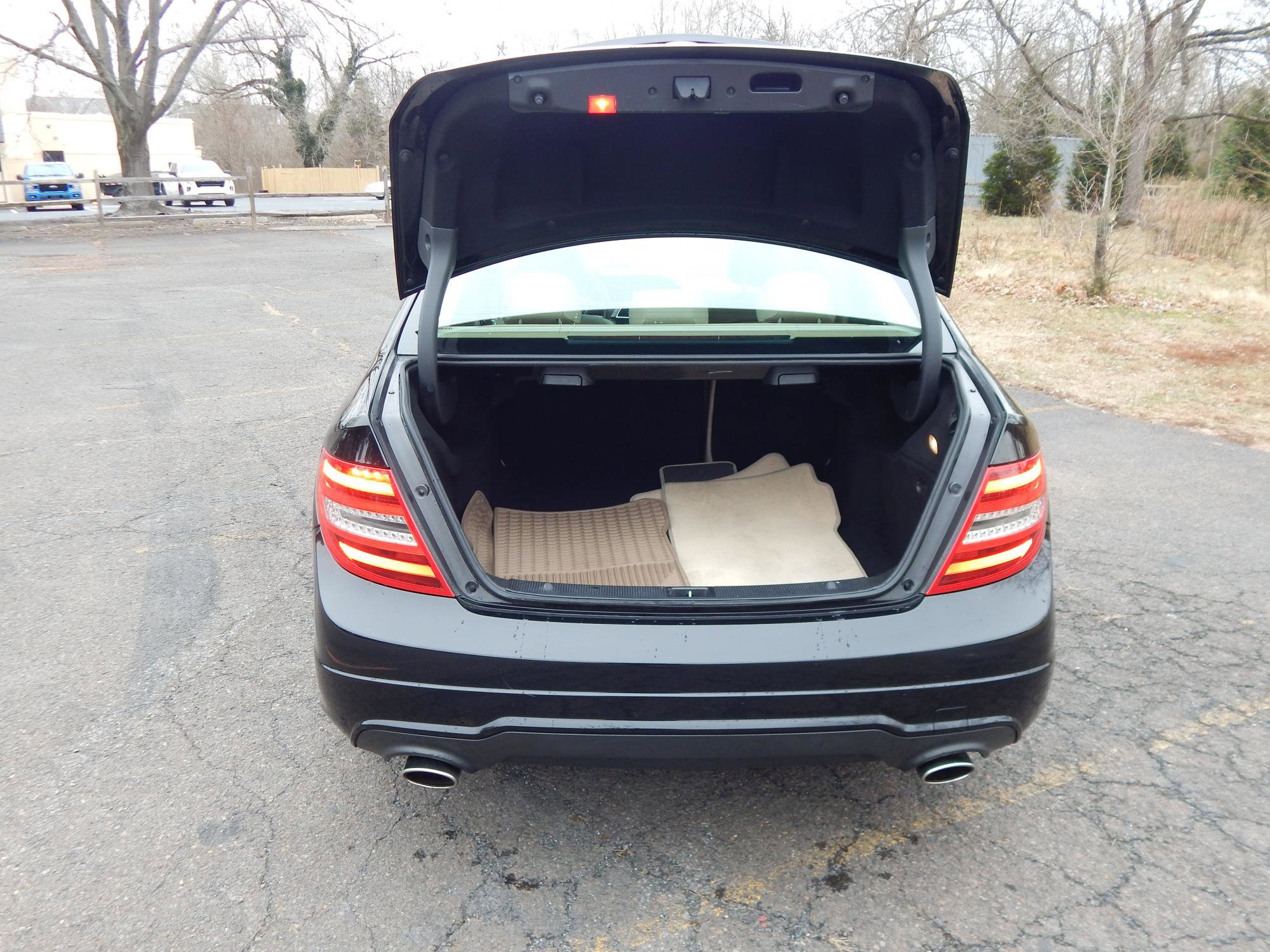 Used 2014 Mercedes-Benz C 300 SEDAN 4-DR image 10