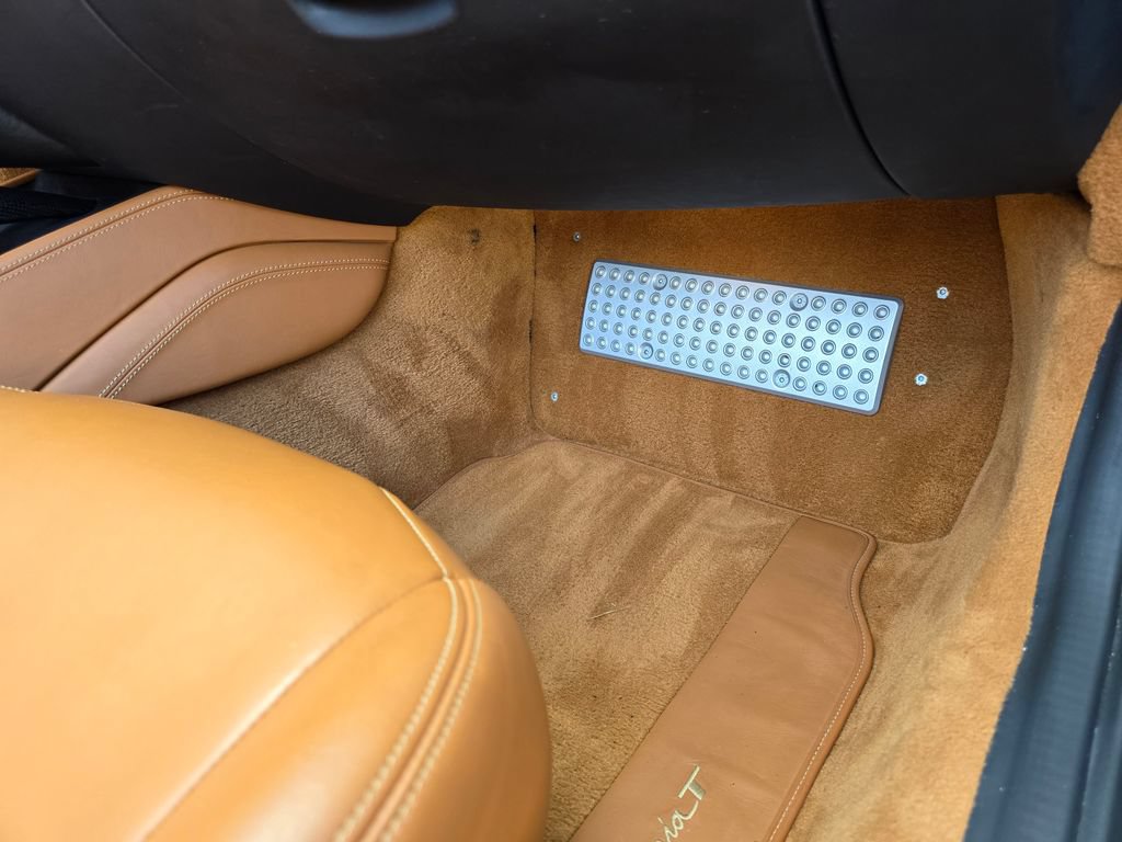 Used 2015 Ferrari California T RWD image 45