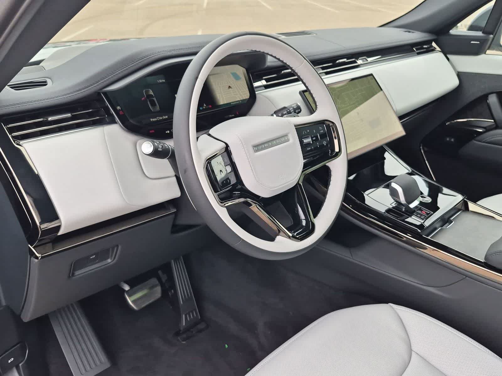 New 2027 Land Rover Range Rover Sport Dynamic SE AWD/4WD image 2