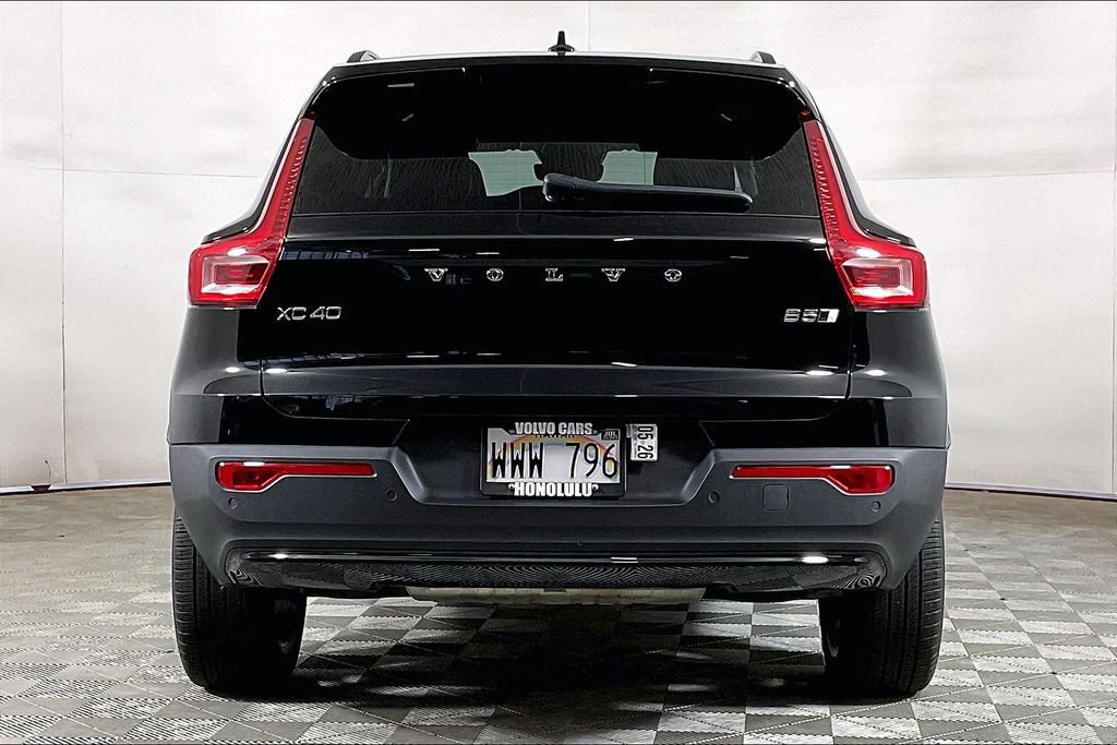 Used 2023 Volvo XC40 B5 Ultimate w/ Protection Package Premier AWD/4WD image 3
