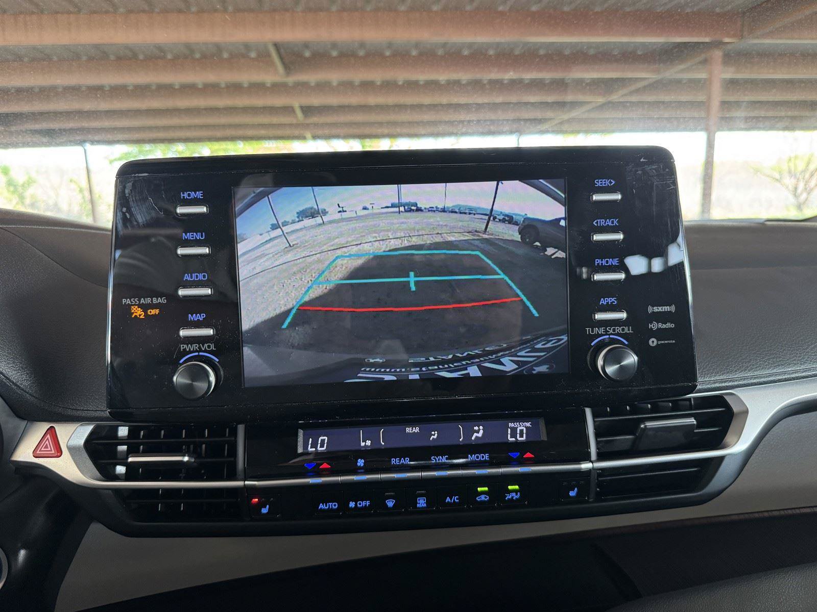 Used 2024 Toyota Sienna XLE FWD image 14