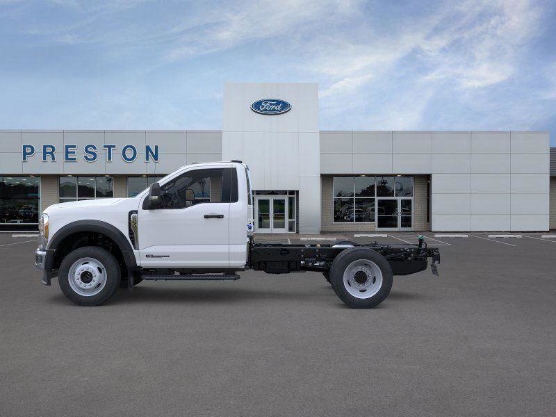 New 2025 Ford F550 4x4 Regular Cab Super Duty image 3