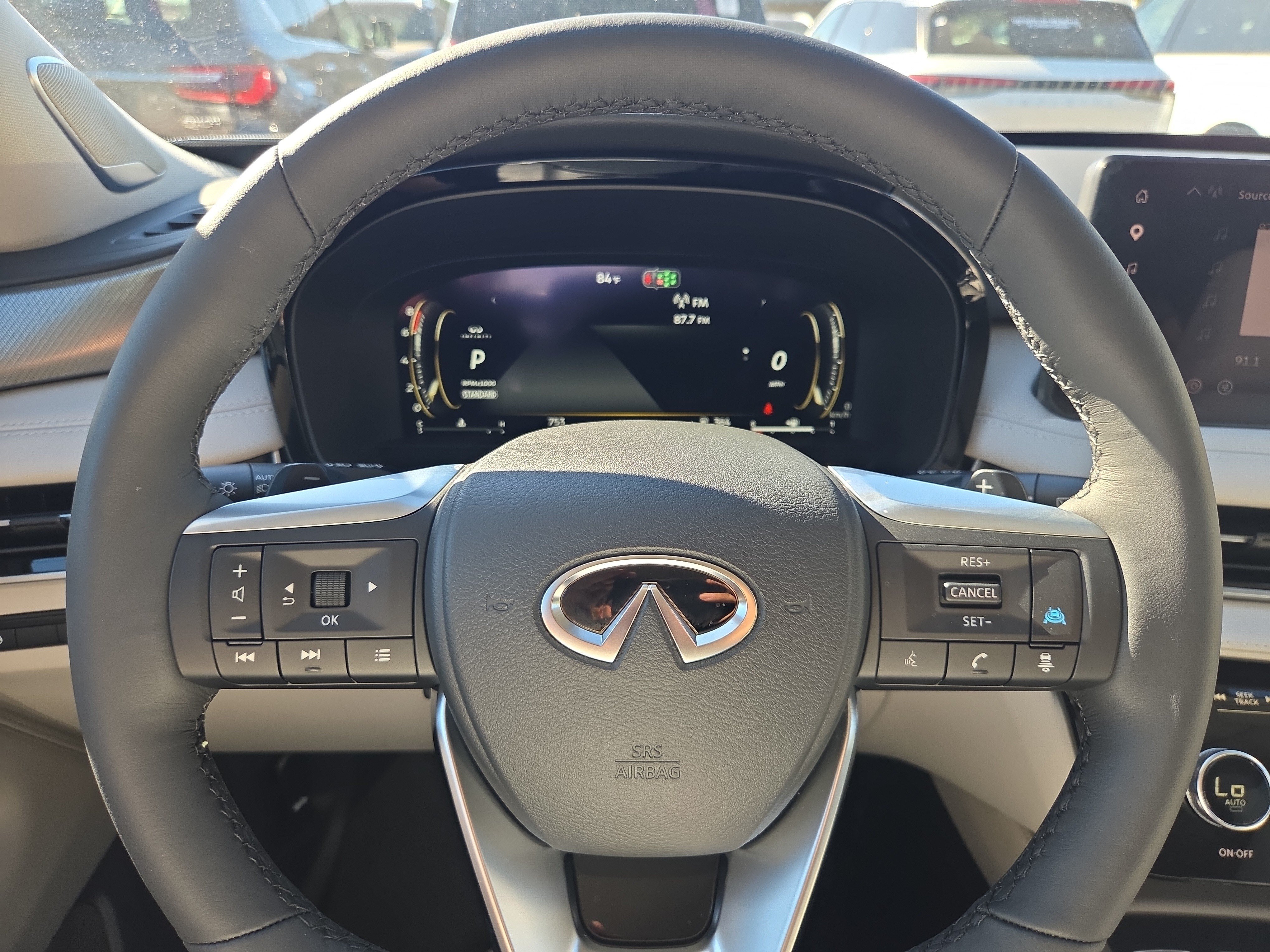 Used 2027 INFINITI QX60 Luxe w/ Cargo Package FWD image 11
