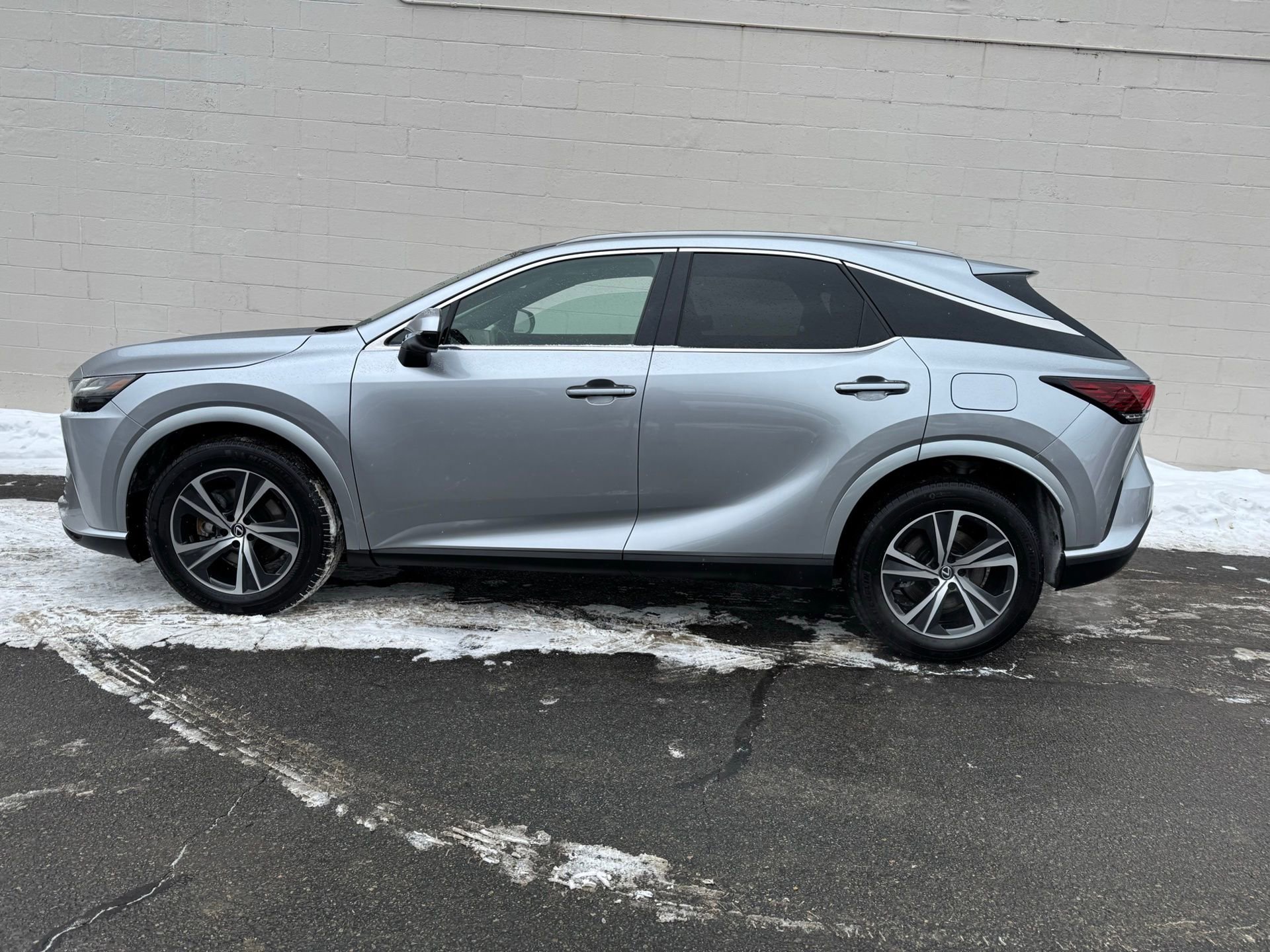 Used 2023 Lexus RX 350 Premium w/ Accessory Package (Z1) image 2