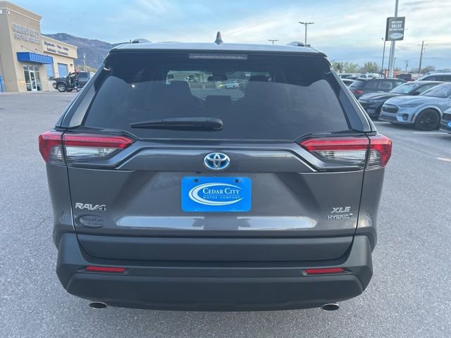Used 2021 Toyota RAV4 XLE AWD/4WD image 6