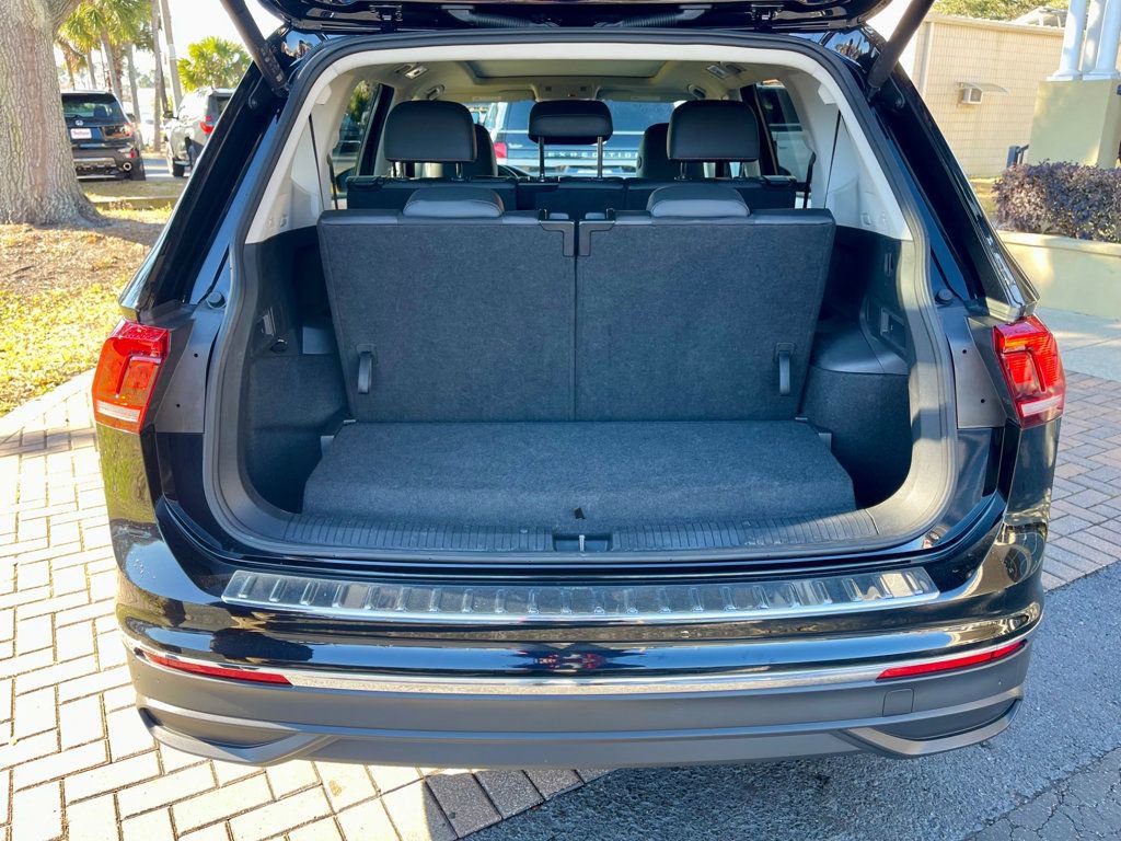 Used 2024 Volkswagen Tiguan Wolfsburg Edition image 5