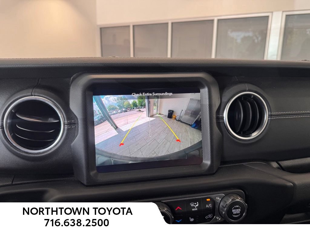 Used 2023 Jeep Wrangler Unlimited Sahara w/ Cold Weather Group AWD/4WD image 29