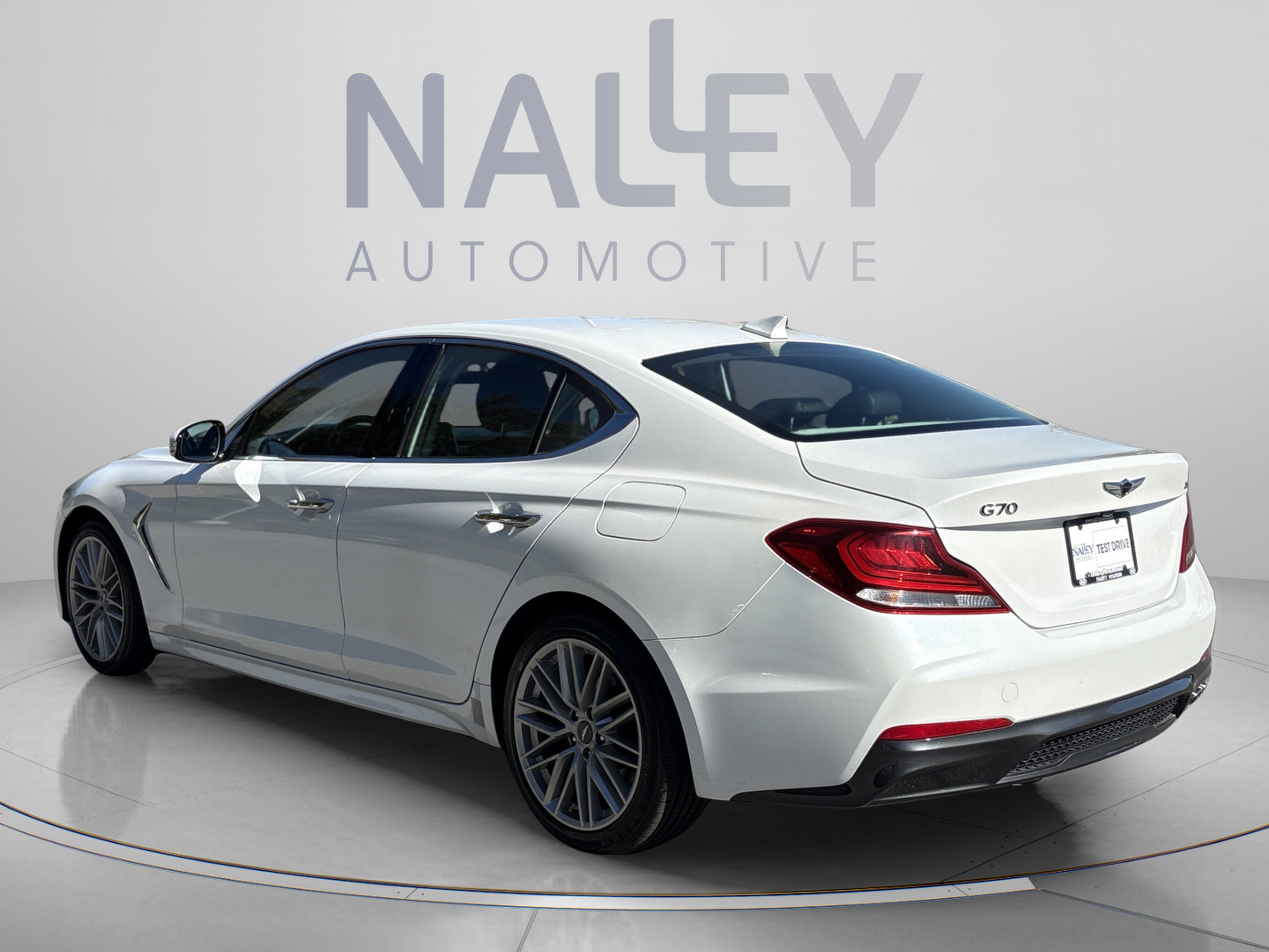 Used 2020 Genesis G70 2.0T RWD image 3