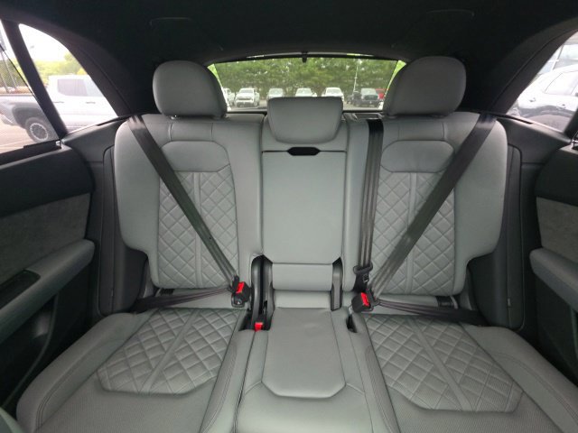 Used 2022 Audi SQ8 Prestige w/ Prestige Package AWD/4WD image 29
