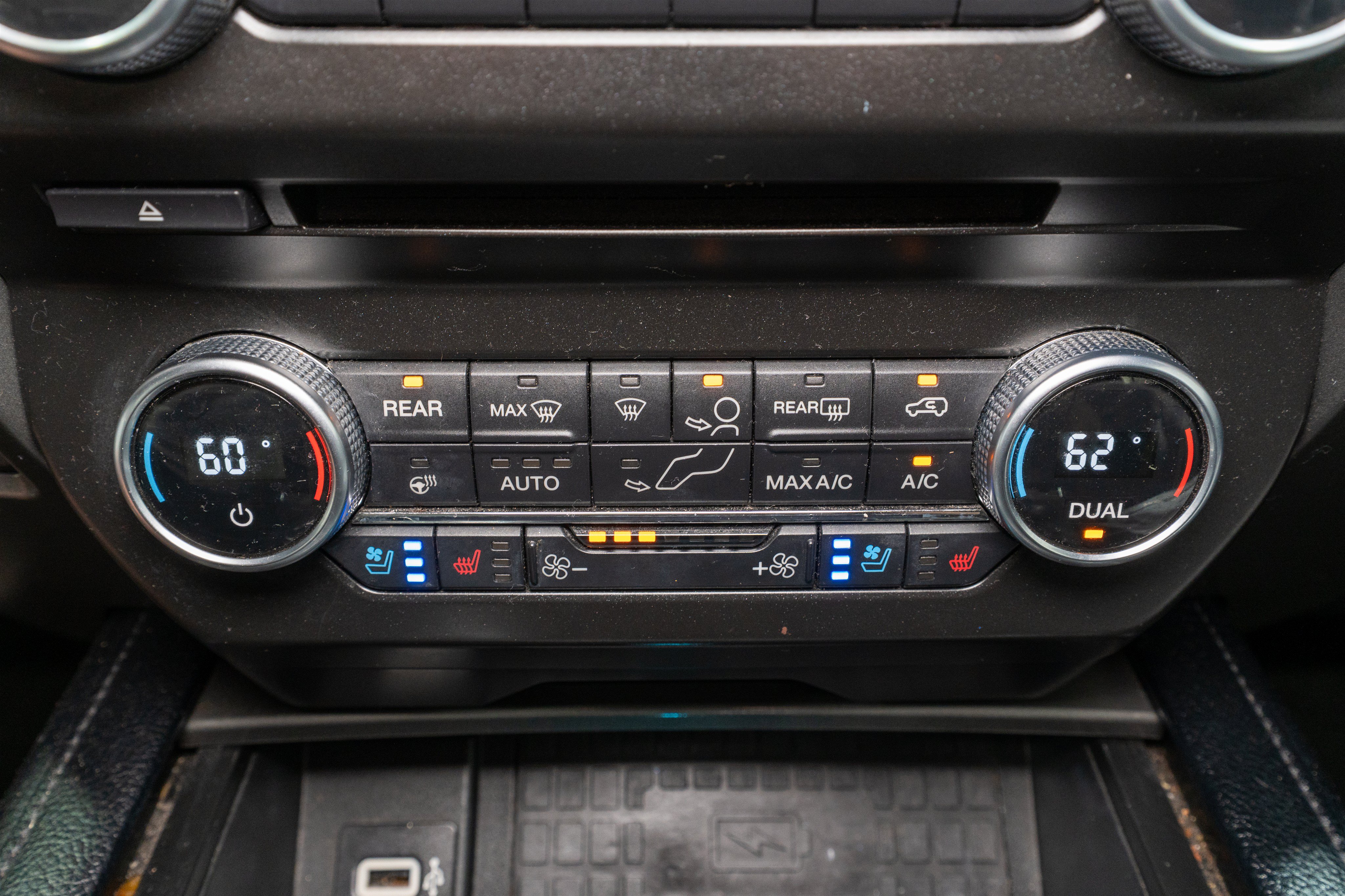 Used 2018 Ford Expedition Max XLT w/ Equipment Group 202A RWD image 20