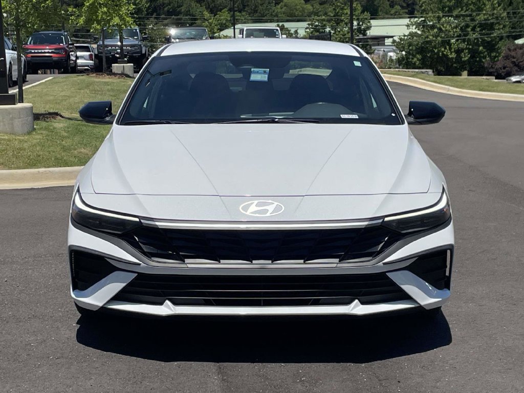 Used 2025 Hyundai Elantra Sport FWD image 8