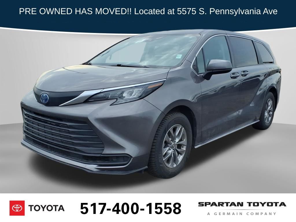Used 2024 Toyota Sienna LE image 1
