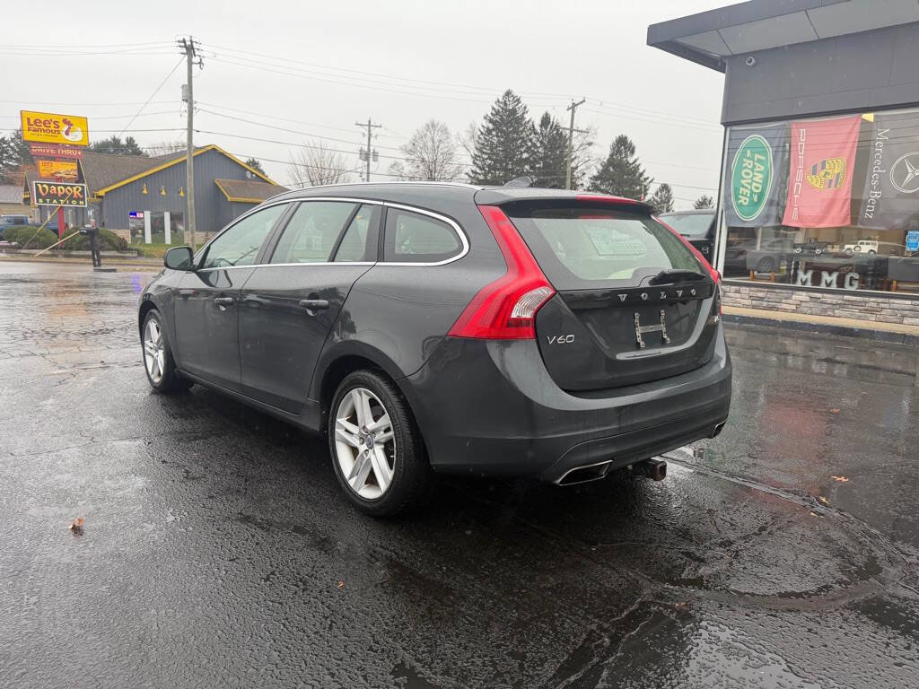 Used 2015 Volvo V60 T5 Premier w/ Convenience Package image 3