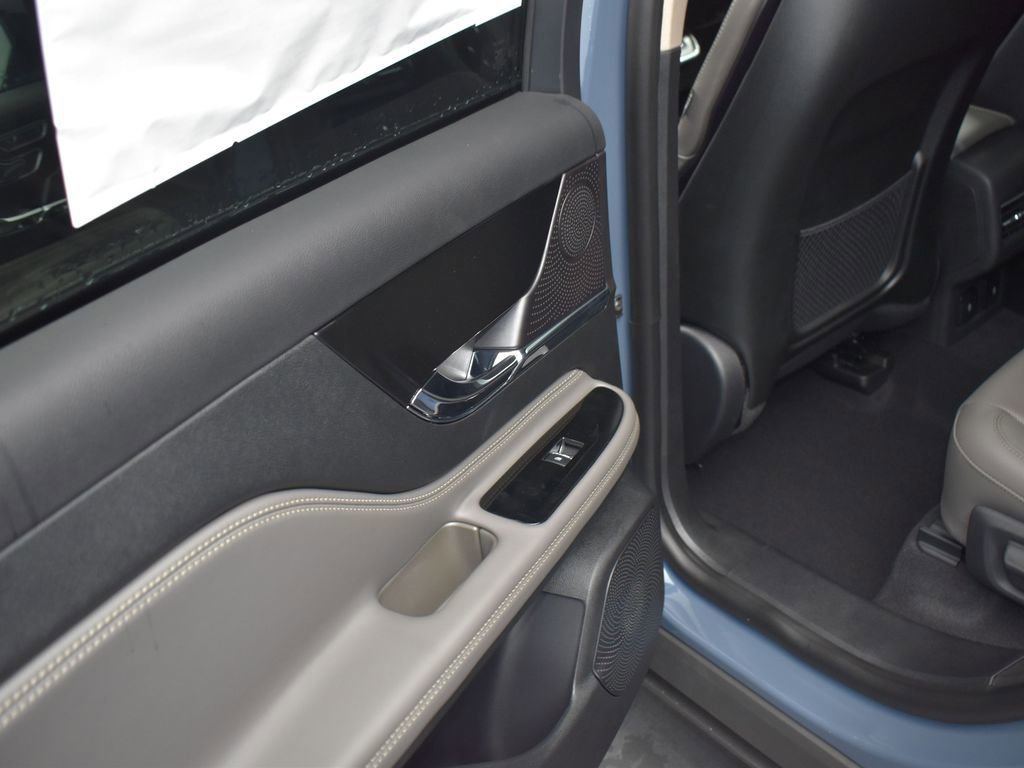 New 2025 Lincoln Corsair Reserve w/ Jet Appearance Package image 12