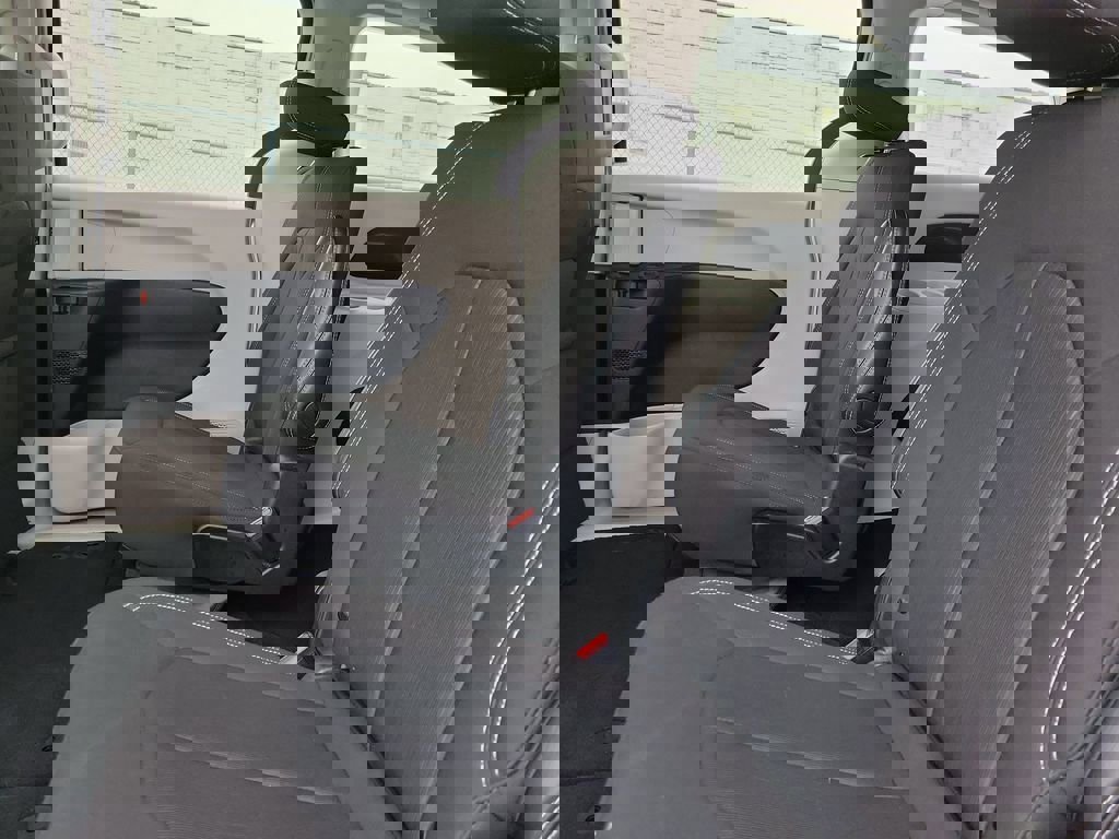 Used 2024 Chrysler Voyager LX FWD image 9