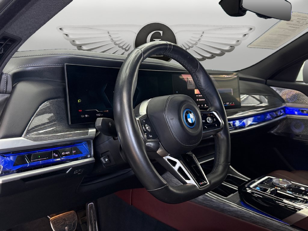 Used 2023 BMW i7 xDrive60 AWD/4WD image 17