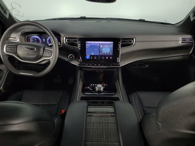 Used 2024 Jeep Wagoneer L Series II w/ Flexible Seating Group AWD/4WD image 25