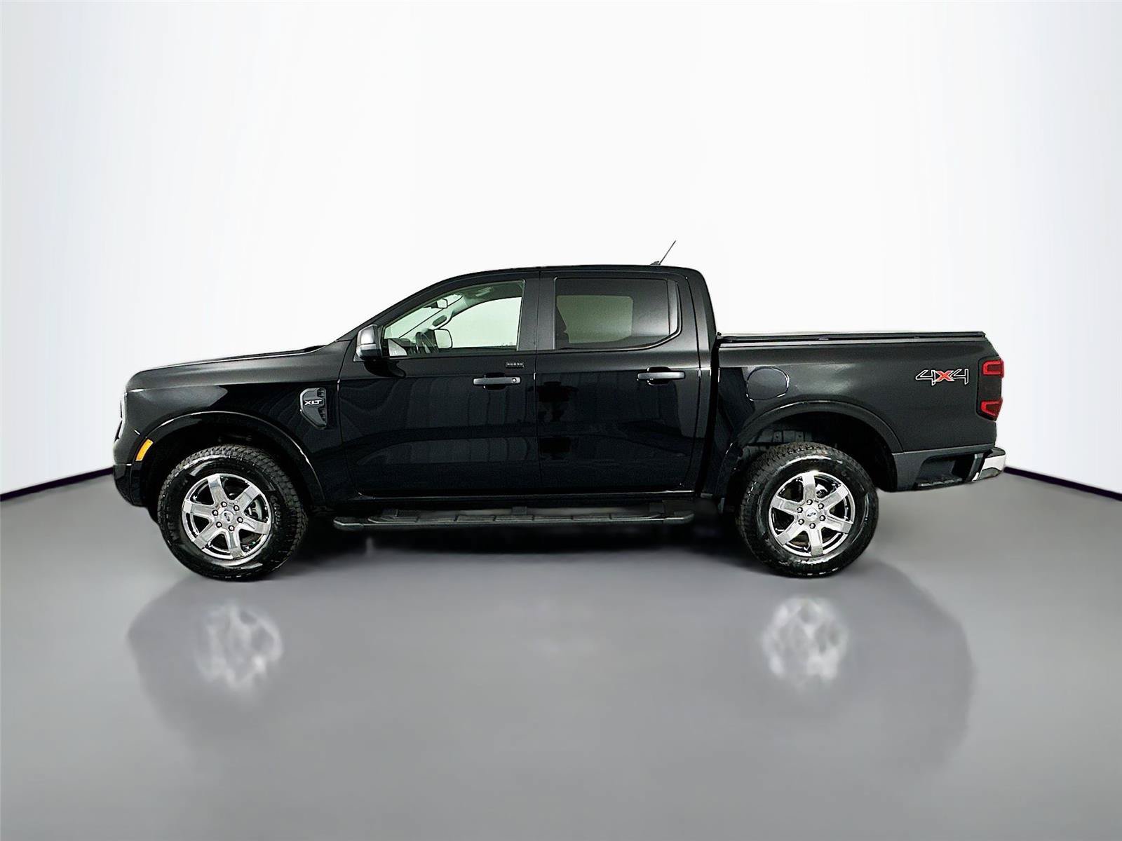 Used 2025 Ford Ranger XLT w/ Equipment Group 301A High AWD/4WD image 8