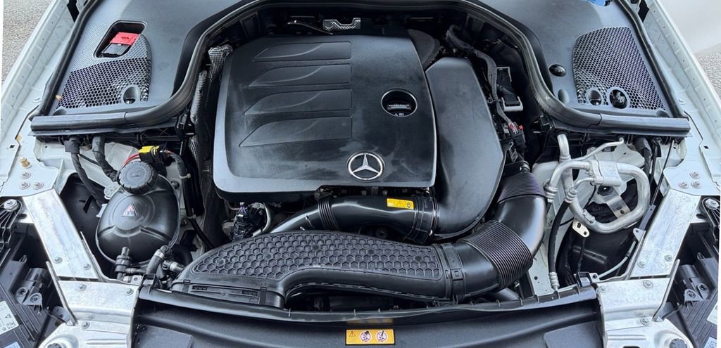 Used 2023 Mercedes-Benz E 350 4MATIC Sedan image 30